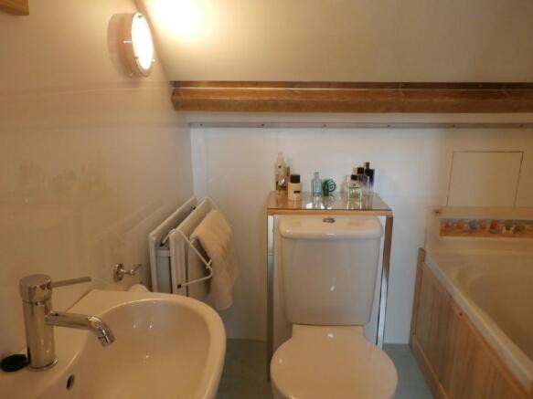 Photo 10