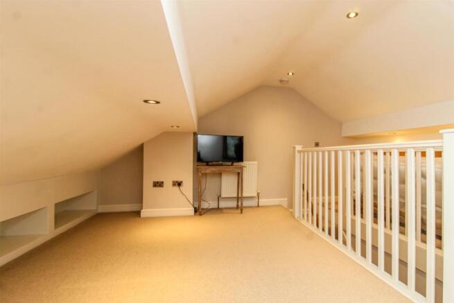 ATTIC ROOM