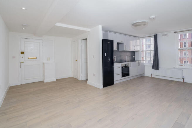 2-bed flat on Edgware Road, London, £495,000