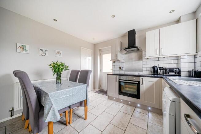 Kitchen/ Dining Room
