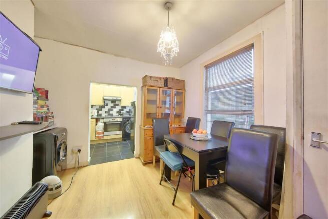 59_atheledene_road_dining.jpg