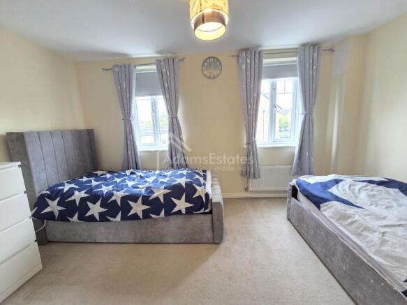 3 bed Semi-Detached for sale Image 10