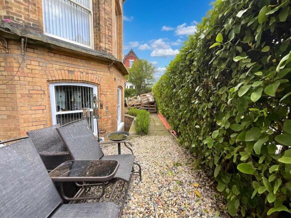 3 bed Flat for sale Image 12