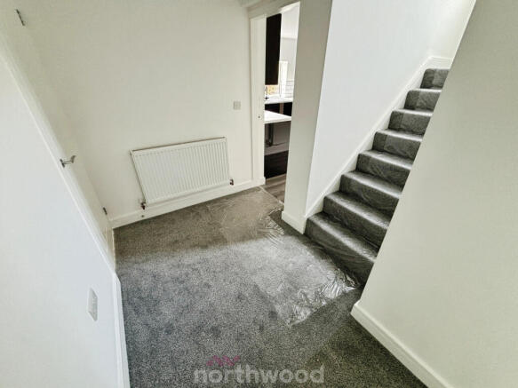 4 bed Detached to rent Image 12