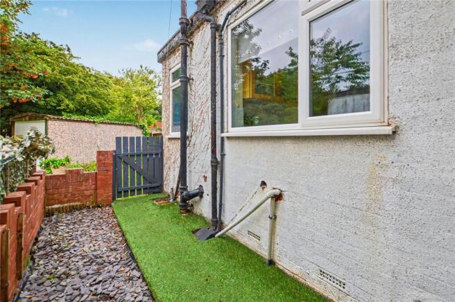 2 bed Terraced for sale Image 8