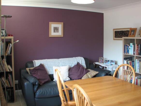Bed 2 / Dining room