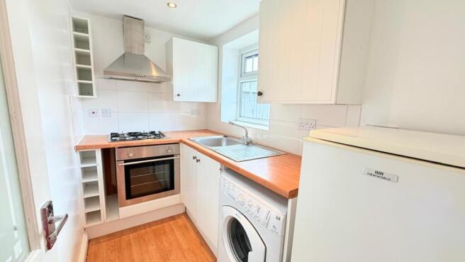 1 bed Semi-Detached for sale Image 4