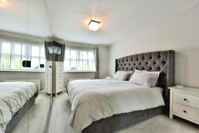 4 bed Detached for sale Image 12
