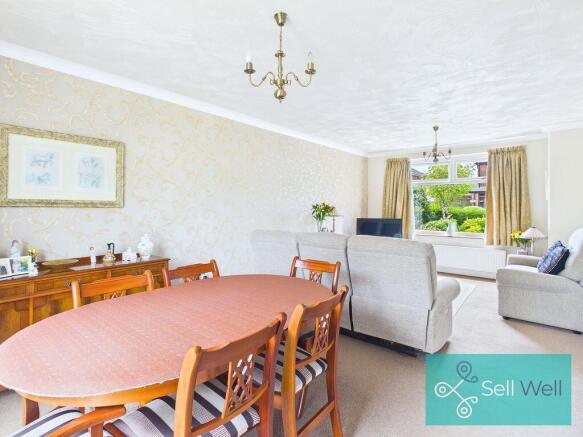 Lounge/Dining 