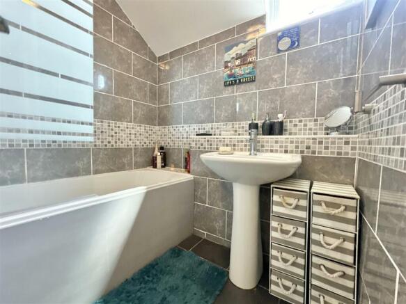 Family Bathroom.jpg