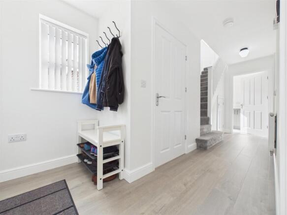 4 bed Detached for sale Image 11