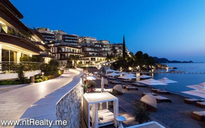 Penthouse 0310-11
