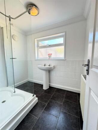 2 bed House for sale Image 8