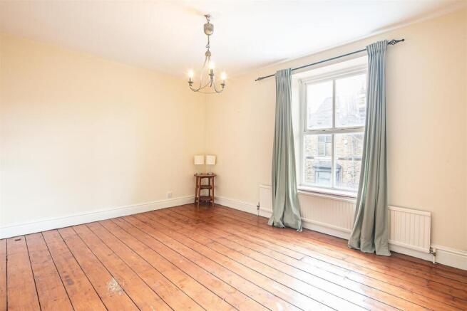 3 bed Terraced to rent Image 12
