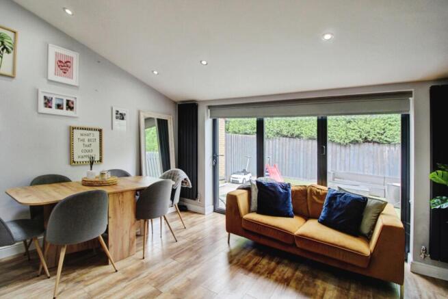 3 bed Semi-Detached for sale Image 2