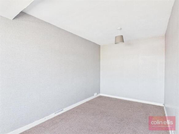 3 bed Semi-Detached Bungalow for sale Image 12