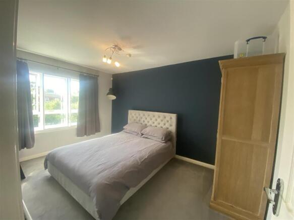 3 bed Apartment for sale Image 12