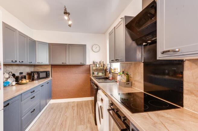 3 bed Terraced for sale Image 5