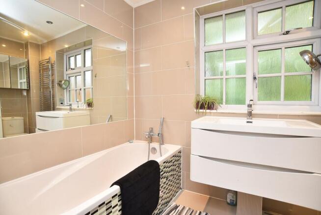 4 bed Mews for sale Image 8