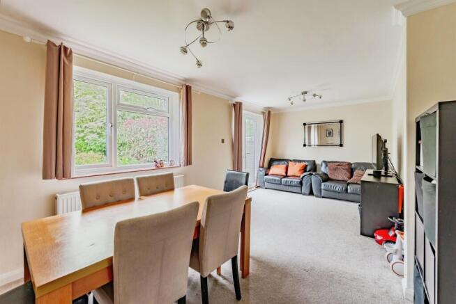 Kenrick Square, Bletchingley, Redhill photo 4