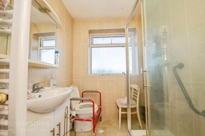 Lymington Avenue, Clacton-on-Sea, CO15 photo 4