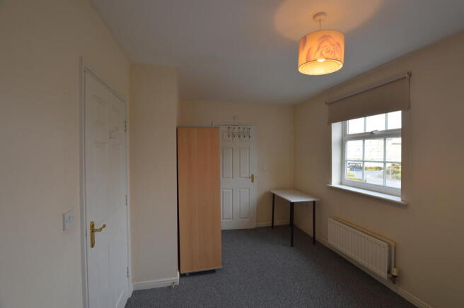 2 bed Apartment to rent Image 5