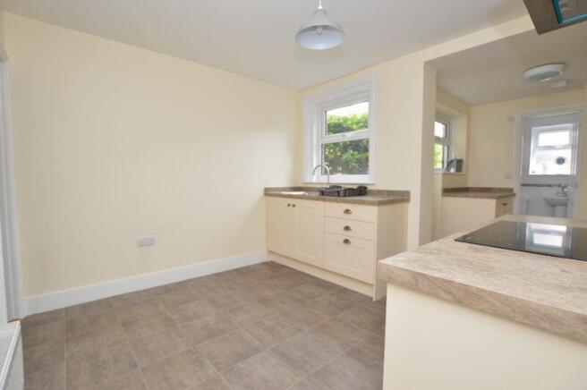 Kitchen Dining Room pic2