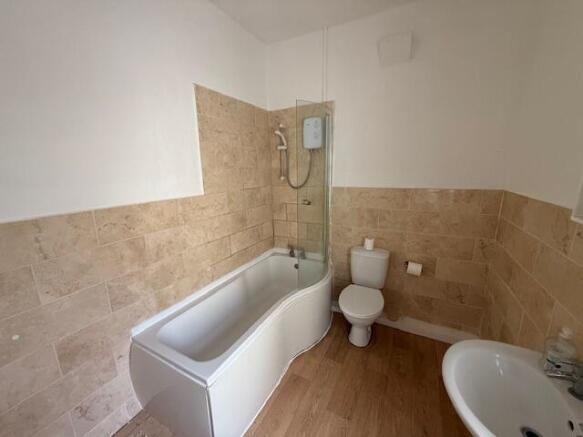 2 bed Terraced to rent Image 11