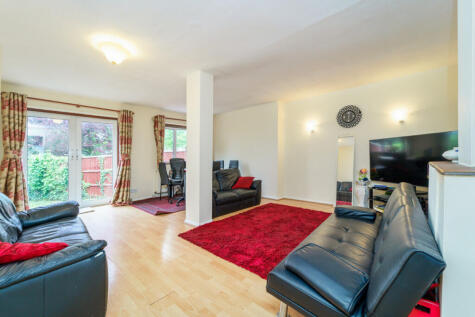Brunswick Park Road, London, N11
