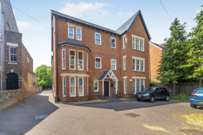 Flat 4, 16a Holland House, Linden Road, Bedford MK40 2DA