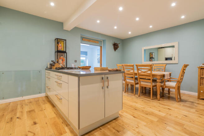 Kitchen Diner 2