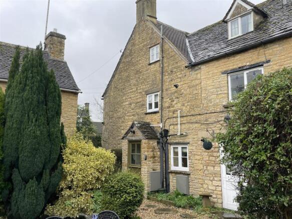Cosy Cottage Front Door.JPG