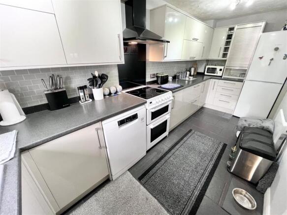 ..kitchen.jpg