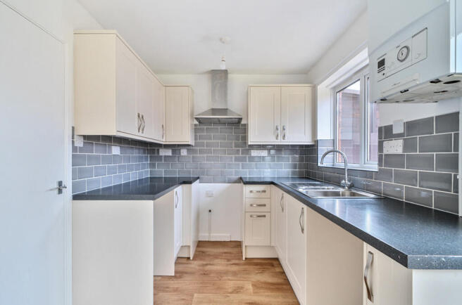 1306871-19-6847fb...