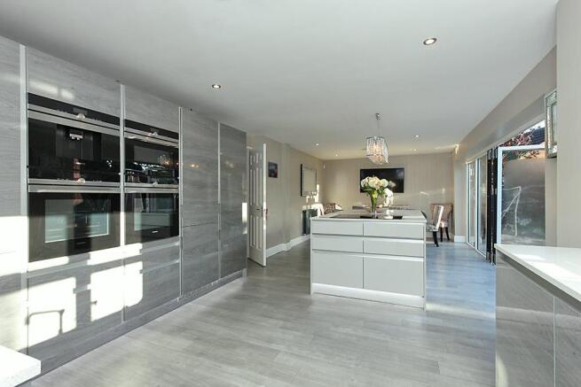 Lad-Kitchen-Dining_1