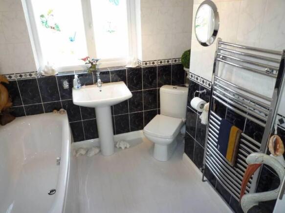 MODERN BATHROOM