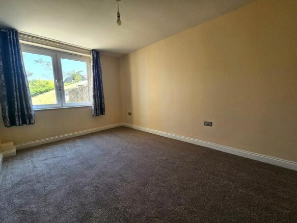 1 bed Apartment to rent Image 4