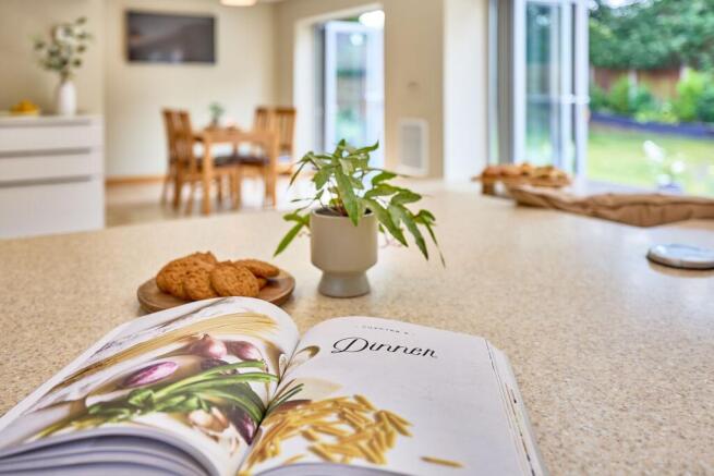 4 bed Detached for sale Image 11