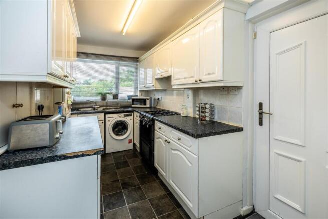 3 bed Semi-Detached for sale Image 6