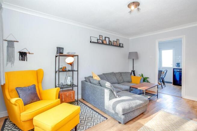 Living Room 1.jpg