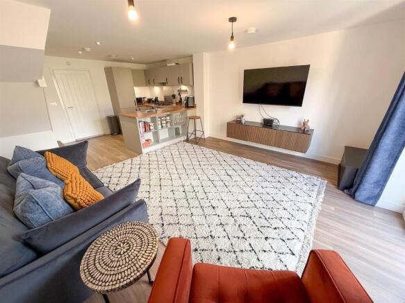 Open Plan Kitchen & Living Space