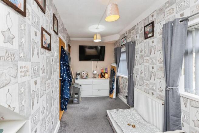 3 bed Semi-Detached for sale Image 12