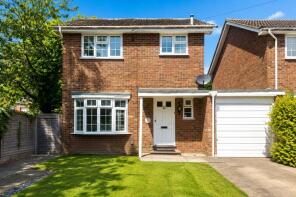 1a Fairway, Windle Close, Windlesham GU20 6DY