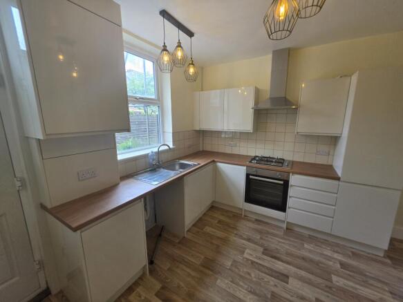 3 bed Terraced to rent Image 7