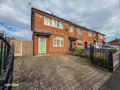 Lee Avenue, Broadheath, WA14