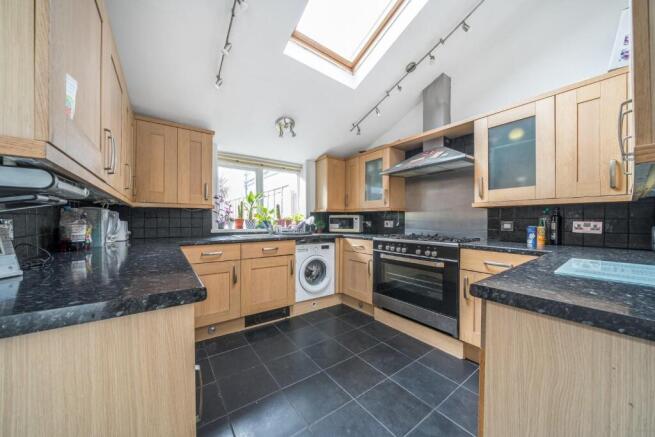 Kitchen (1/2)