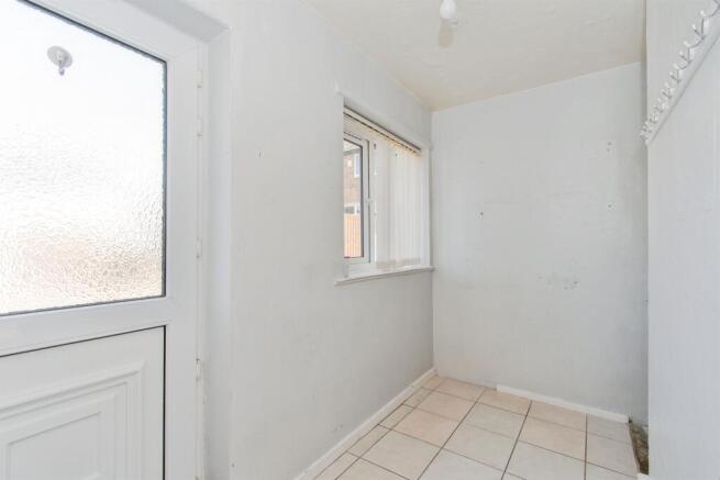 3 bed Semi-Detached for sale Image 8