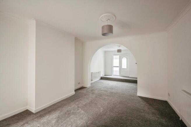 3 bed Terraced to rent Image 7