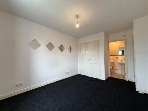 2 bed Apartment for sale Image 8