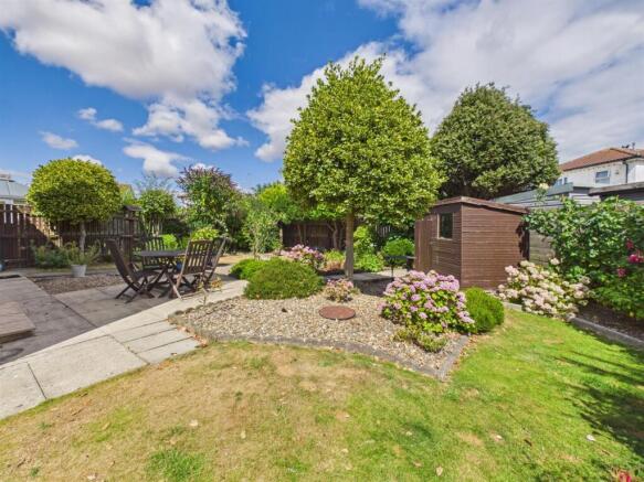 3 bed Link Detached House for sale Image 11